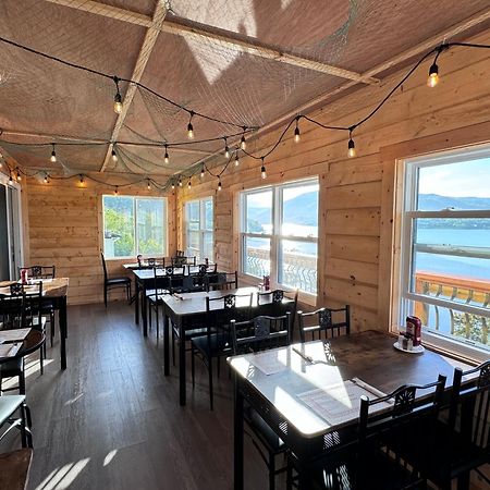 Knotty Pine Cottages, Suites & Motel Rooms Ингониш Экстерьер фото