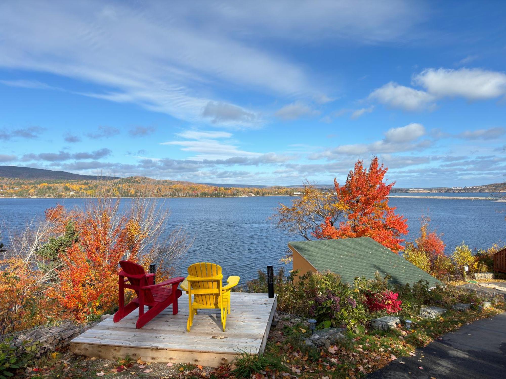 Knotty Pine Cottages, Suites & Motel Rooms Ингониш Экстерьер фото
