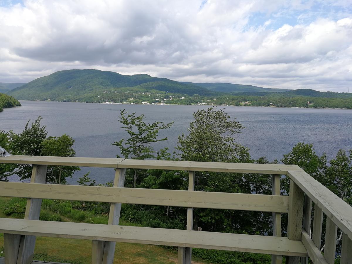 Knotty Pine Cottages, Suites & Motel Rooms Ингониш Экстерьер фото