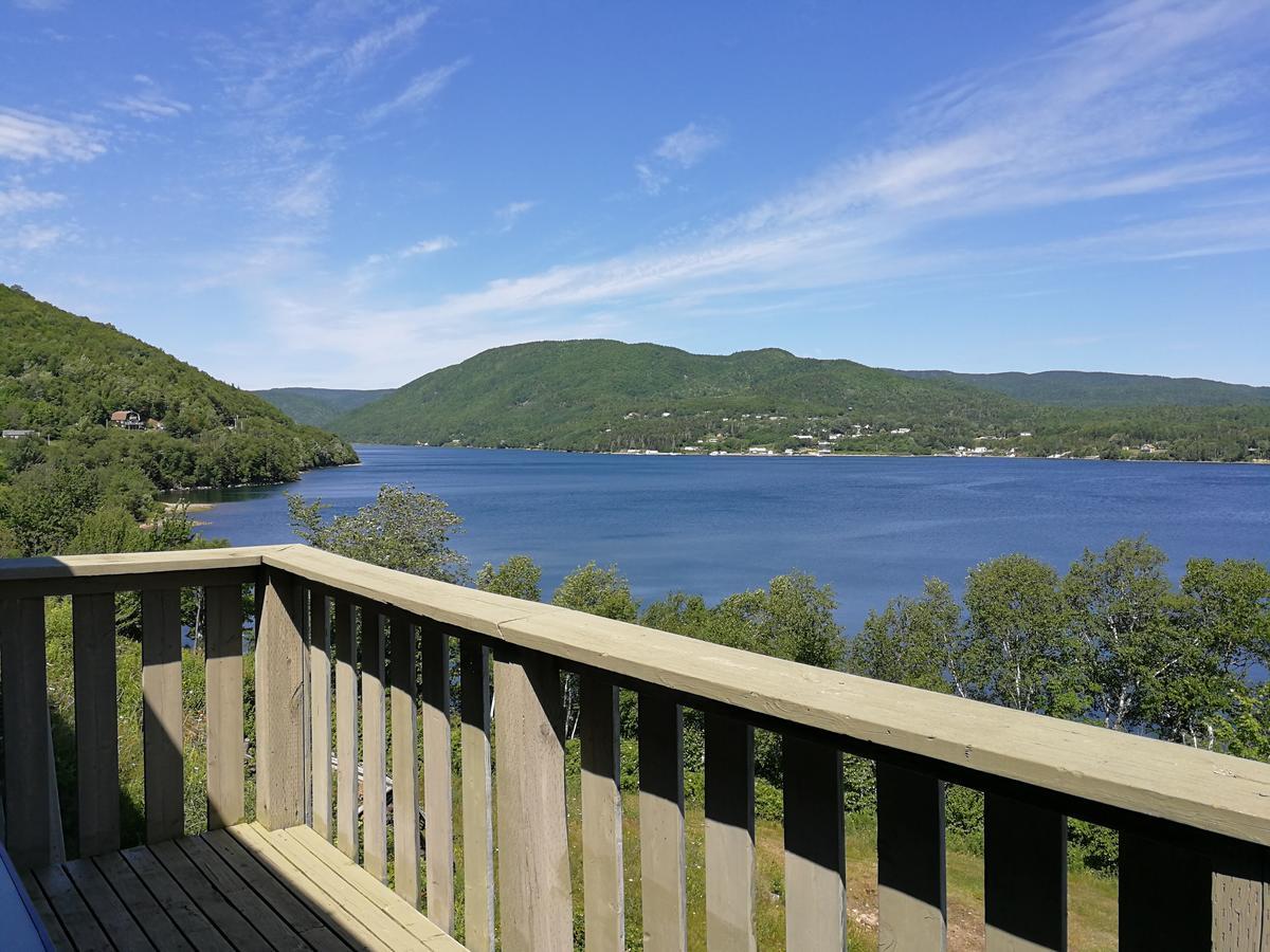 Knotty Pine Cottages, Suites & Motel Rooms Ингониш Экстерьер фото
