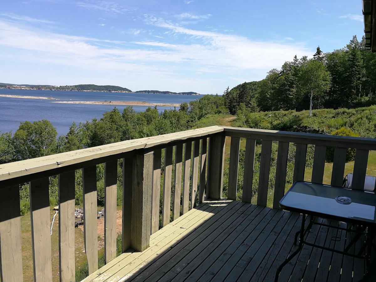 Knotty Pine Cottages, Suites & Motel Rooms Ингониш Экстерьер фото