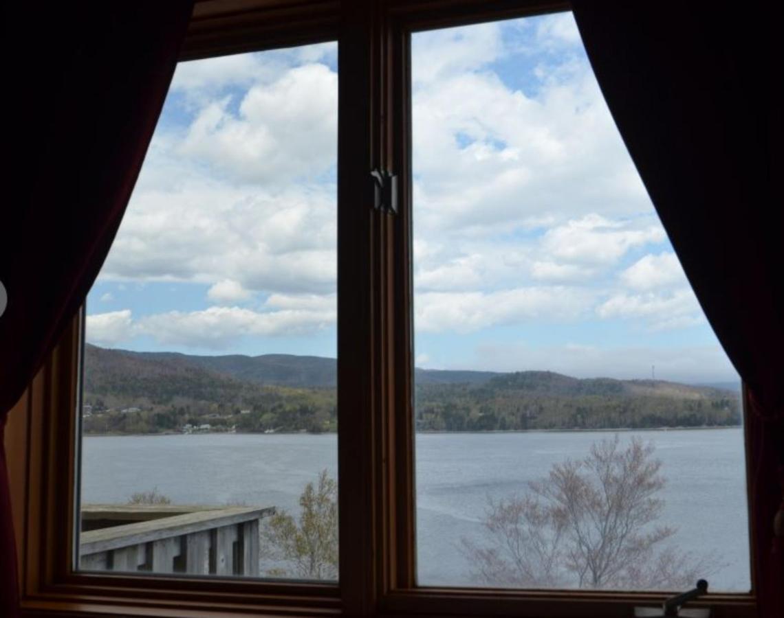 Knotty Pine Cottages, Suites & Motel Rooms Ингониш Экстерьер фото