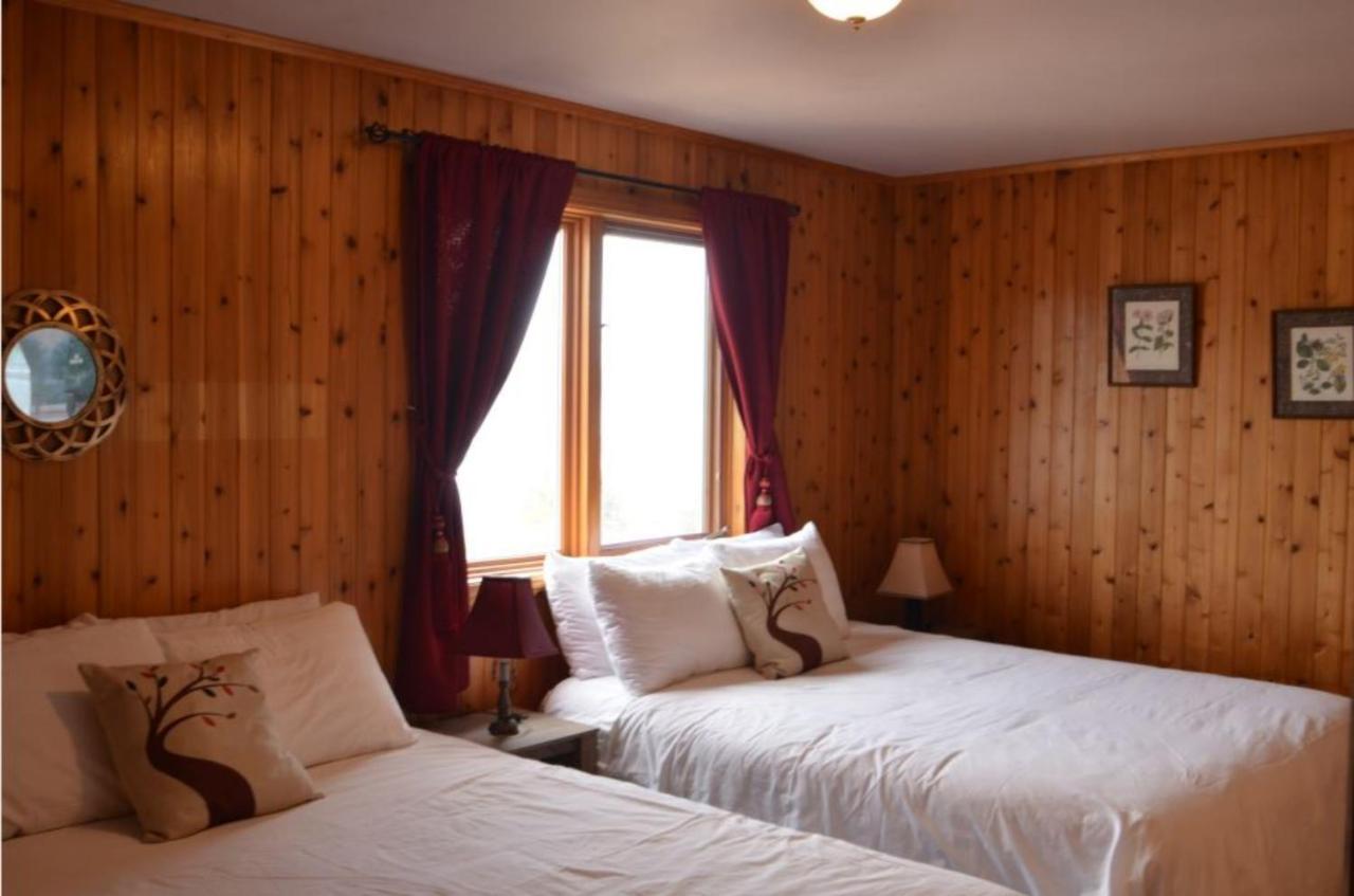 Knotty Pine Cottages, Suites & Motel Rooms Ингониш Экстерьер фото