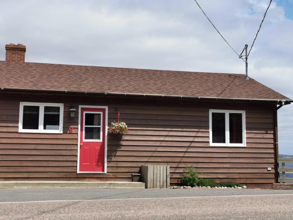 Knotty Pine Cottages, Suites & Motel Rooms Ингониш Экстерьер фото